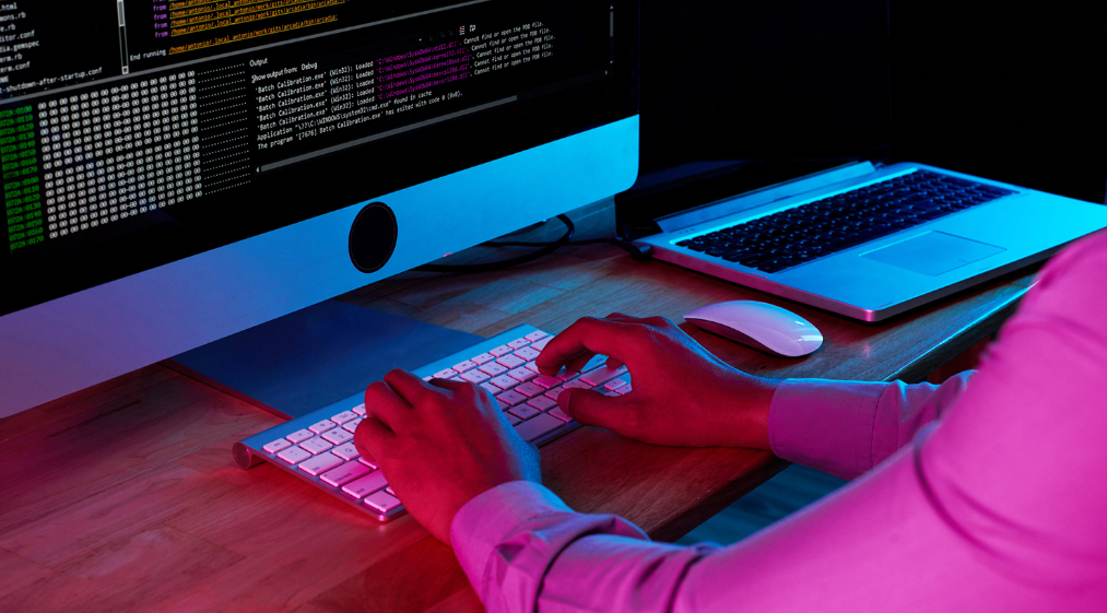 Миллионы пользователей Apple оказались под угрозой из-за опасного вируса