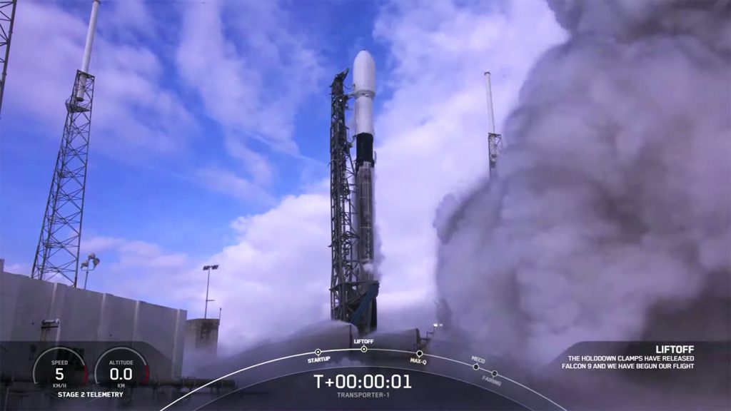 Space X запустит в космос спутник-транслятор рекламы