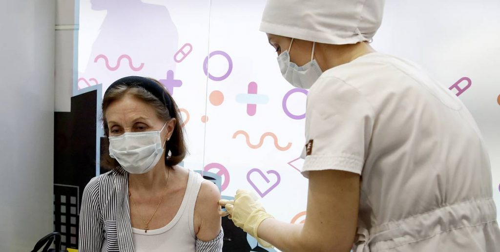 Минздрав Израиля утвердил третью дозу вакцины для лиц в возрасте от 40 лет