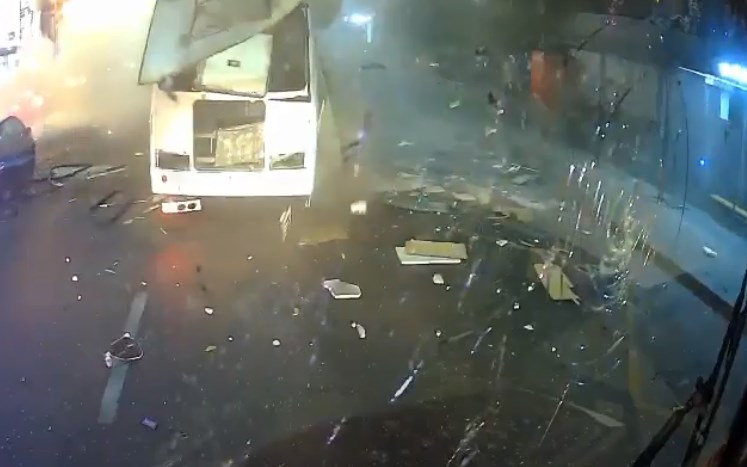 При взрыве в автобусе в Воронеже пострадали 14 человек, одна женщина скончалась (обновлено)