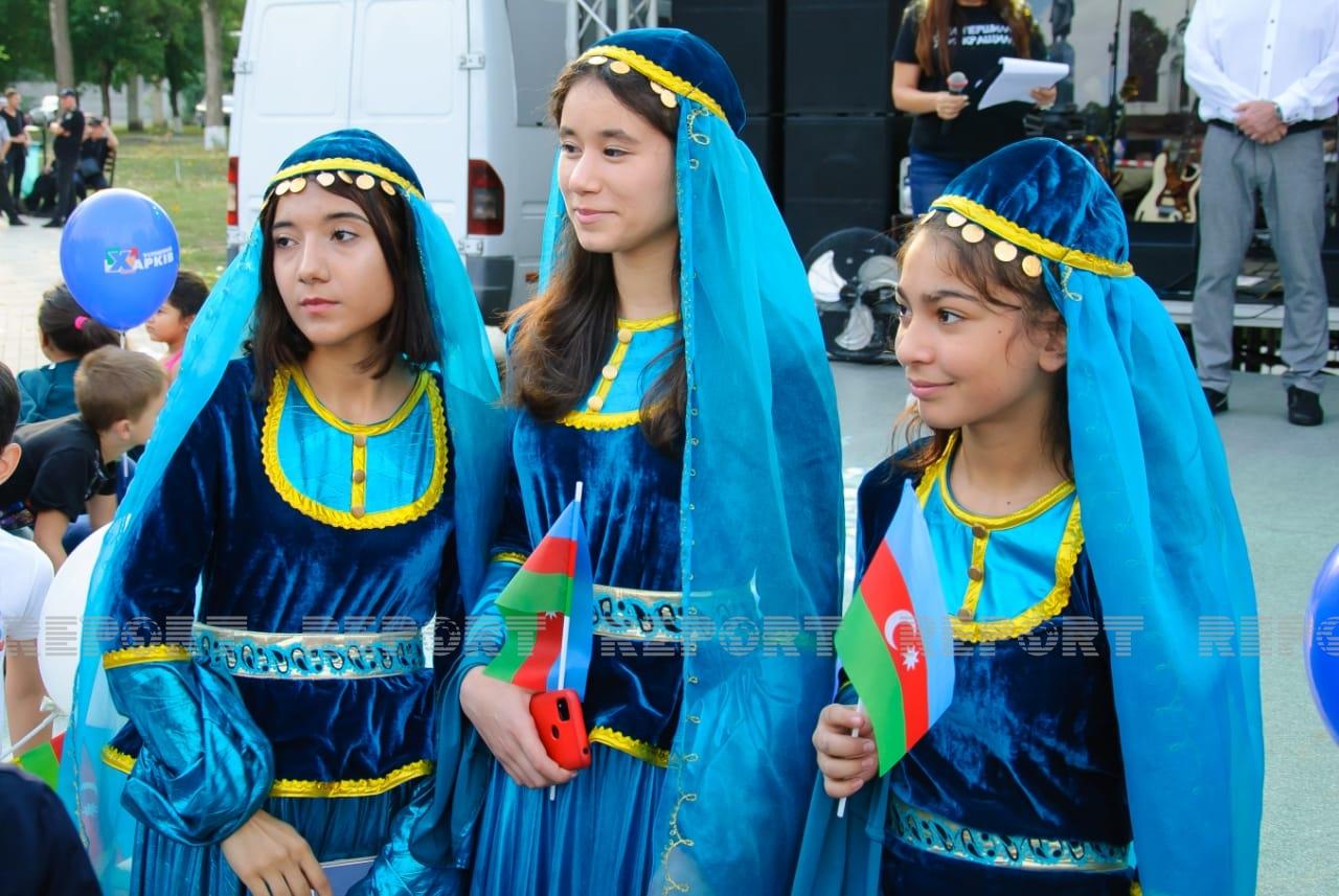 В Харькове открыли стелу памяти Героя Советского Союза Сафарова