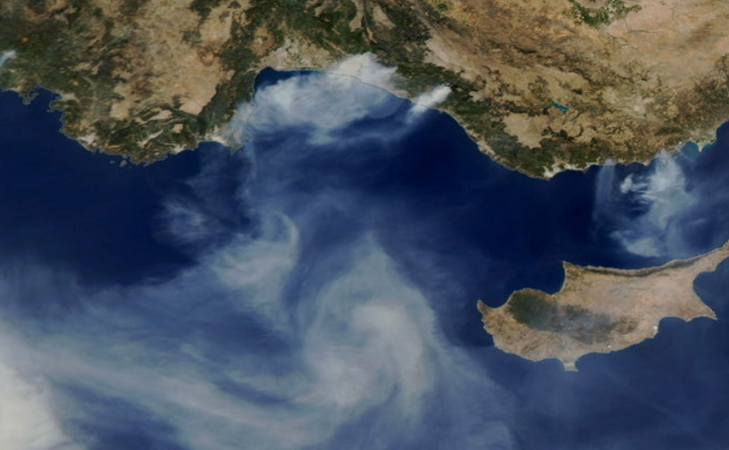 Спутниковые снимки масштабных лесных пожаров в Турции