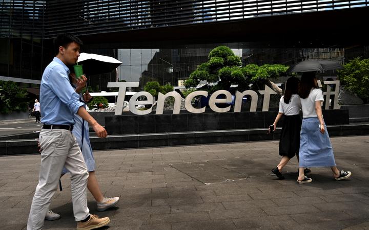 Китайская Tencent запретит подросткам играть больше часа в день после того, как в госСМИ игры назвали «духовным опиумом»
