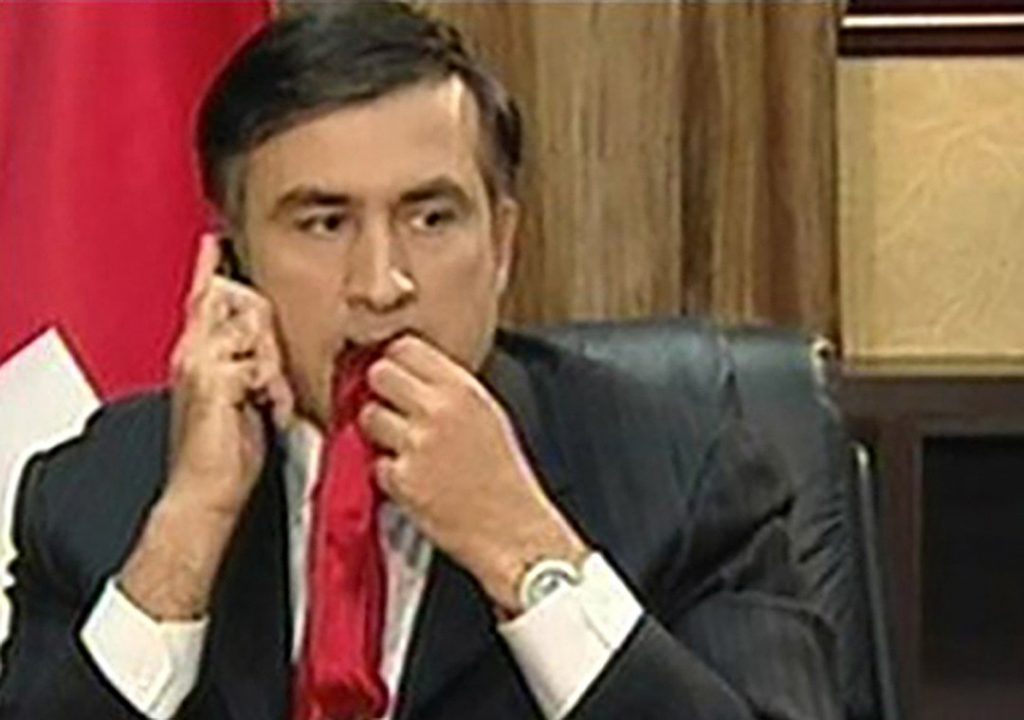 Премьер Грузии пообещал Саакашвили тюрьму и коллекцию галстуков