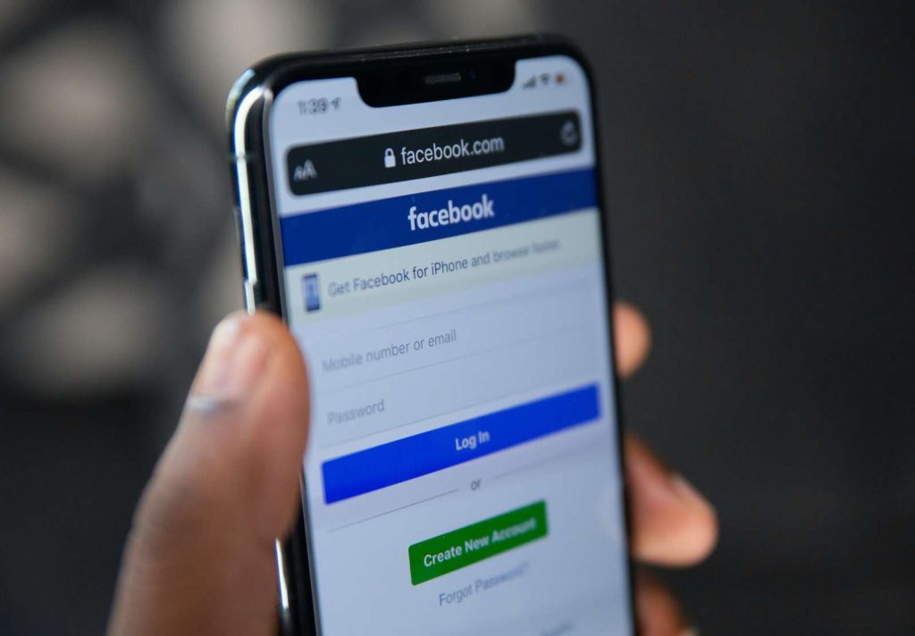 Facebook отключил функцию просмотра друзей для пользователей из Афганистана