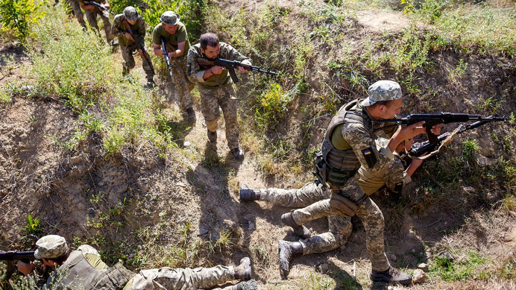 Украина провела масштабные военные учения на границе с Россией