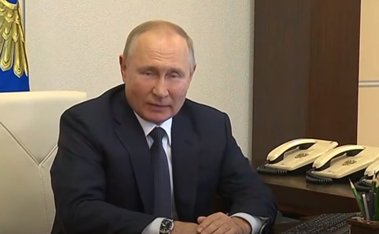 В день голосования на руке Путина заметили часы с числом 10