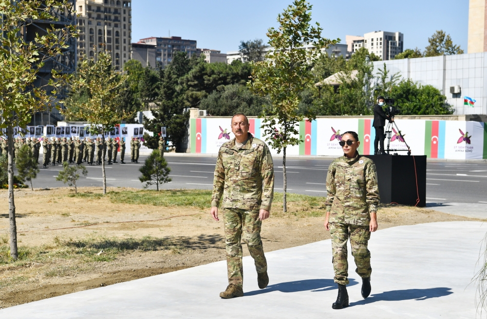 Алиевы приняли участие в шествии в память о шехидах Отечественной войны. Фотографии и Видео