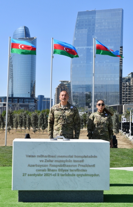 Алиевы приняли участие в шествии в память о шехидах Отечественной войны. Фотографии и Видео