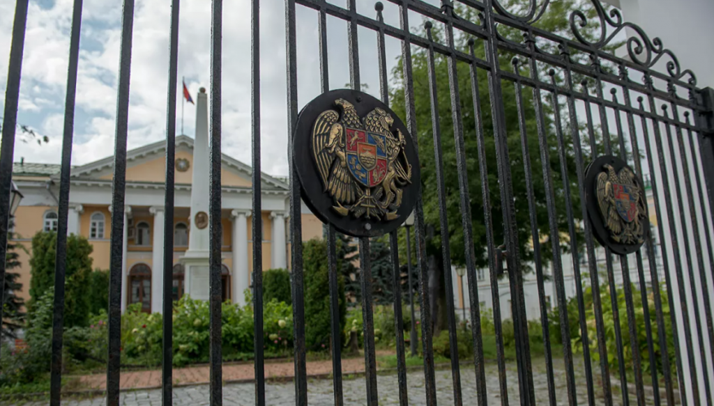 «Ограбление сепаратиста». Как армянские дипломаты агентуру облапошили