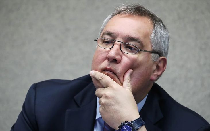 Рогозин попросил не присылать ему в соцсетях «идиотские смайлики»