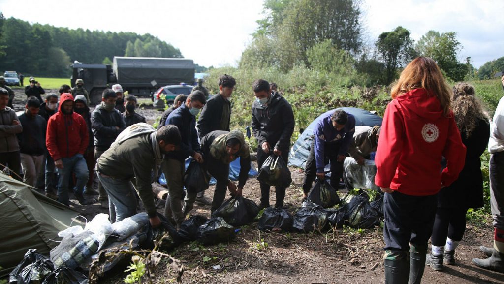 Польша решила отправить в Беларусь третью партию гумпомощи для мигрантов