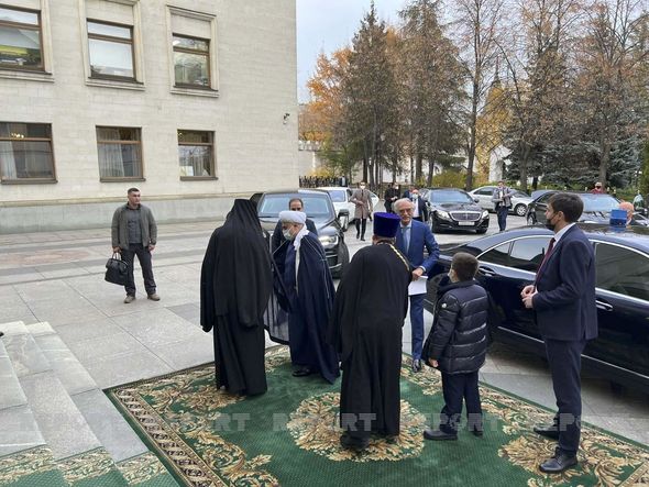 Патриарх Кирилл и Пашазаде встретились в Москве