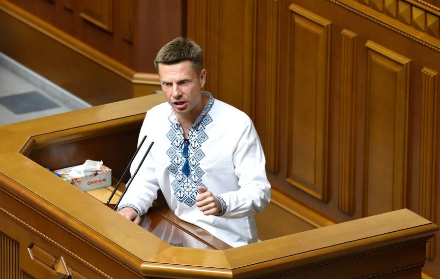 Украинский депутат потребовал ввести санкции против Зеленского
