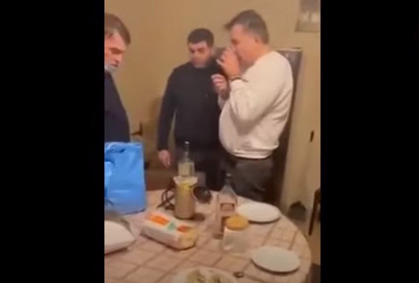«Водка и хинкали»: видеокадры ареста Саакашвили в тбилисской квартире