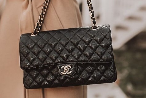 Продажа популярных моделей сумок Chanel будет лимитирована