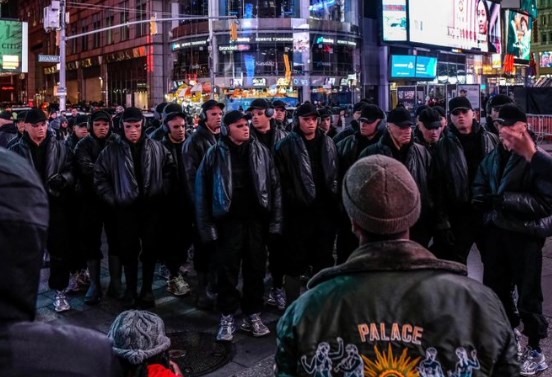"Клоны" Канье Уэста прошлись по улицам Нью-Йорка