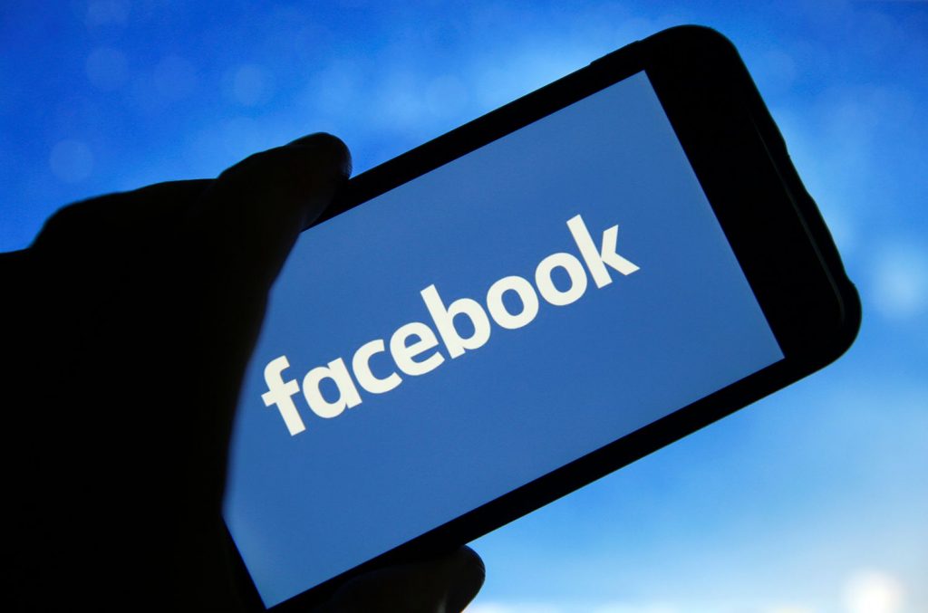 Facebook прекращает использование системы распознавания лиц
