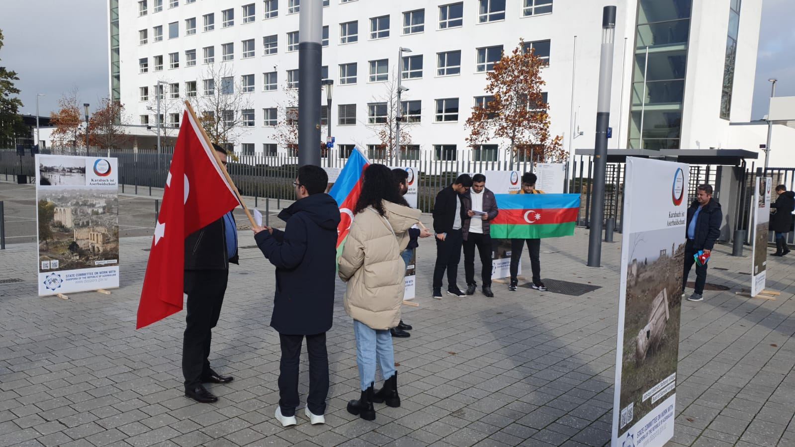 Госкомитет провел акцию в Бонне по случаю Дня Победы