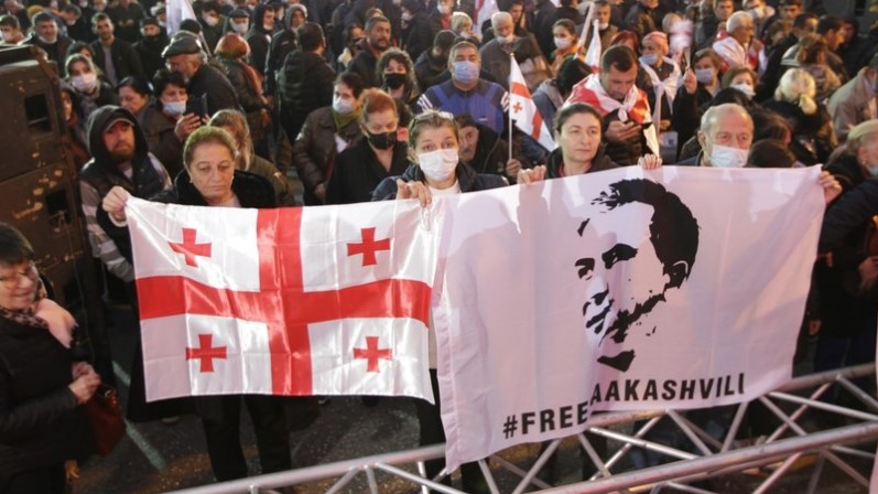 Сторонники Саакашвили проводят акцию в Тбилиси