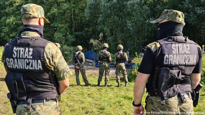 Польша пригрозила полностью закрыть границу с Беларусью