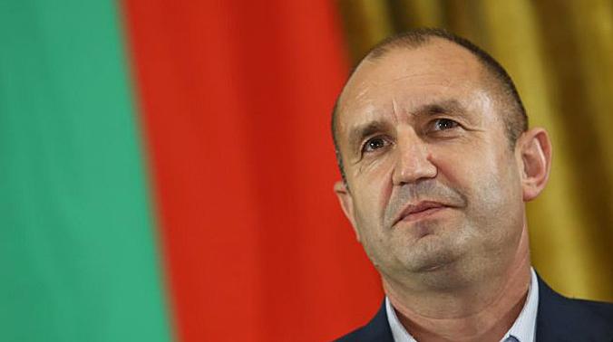 На выборах в Болгарии лидирует действующий глава государства