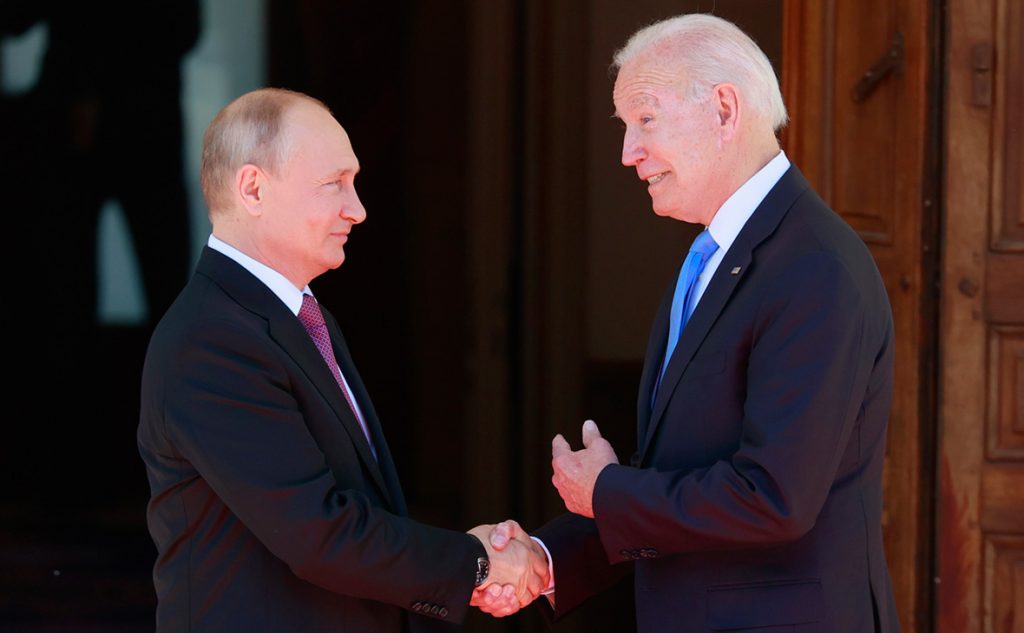 Байден раскритиковал Путина: «У него тундра горит»