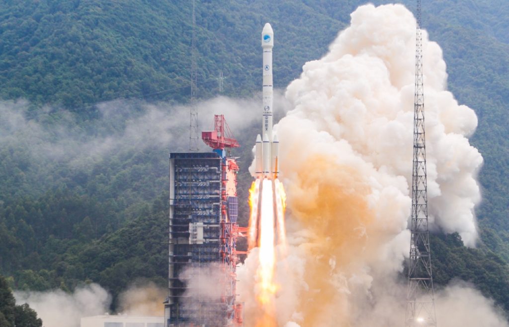 Китай успешно запустил спутник Zhongxing-1D
