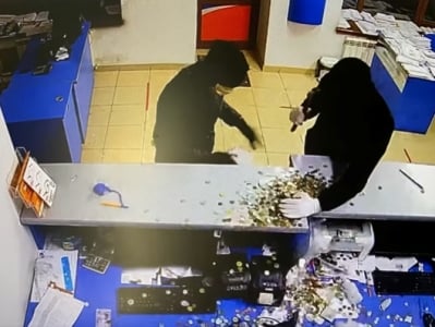 В Армении похитили деньги, собранные для военнослужащих
