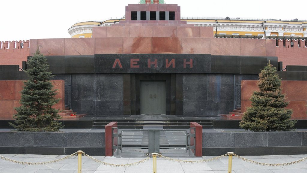 В Кремле рассказали о судьбе тела Ленина