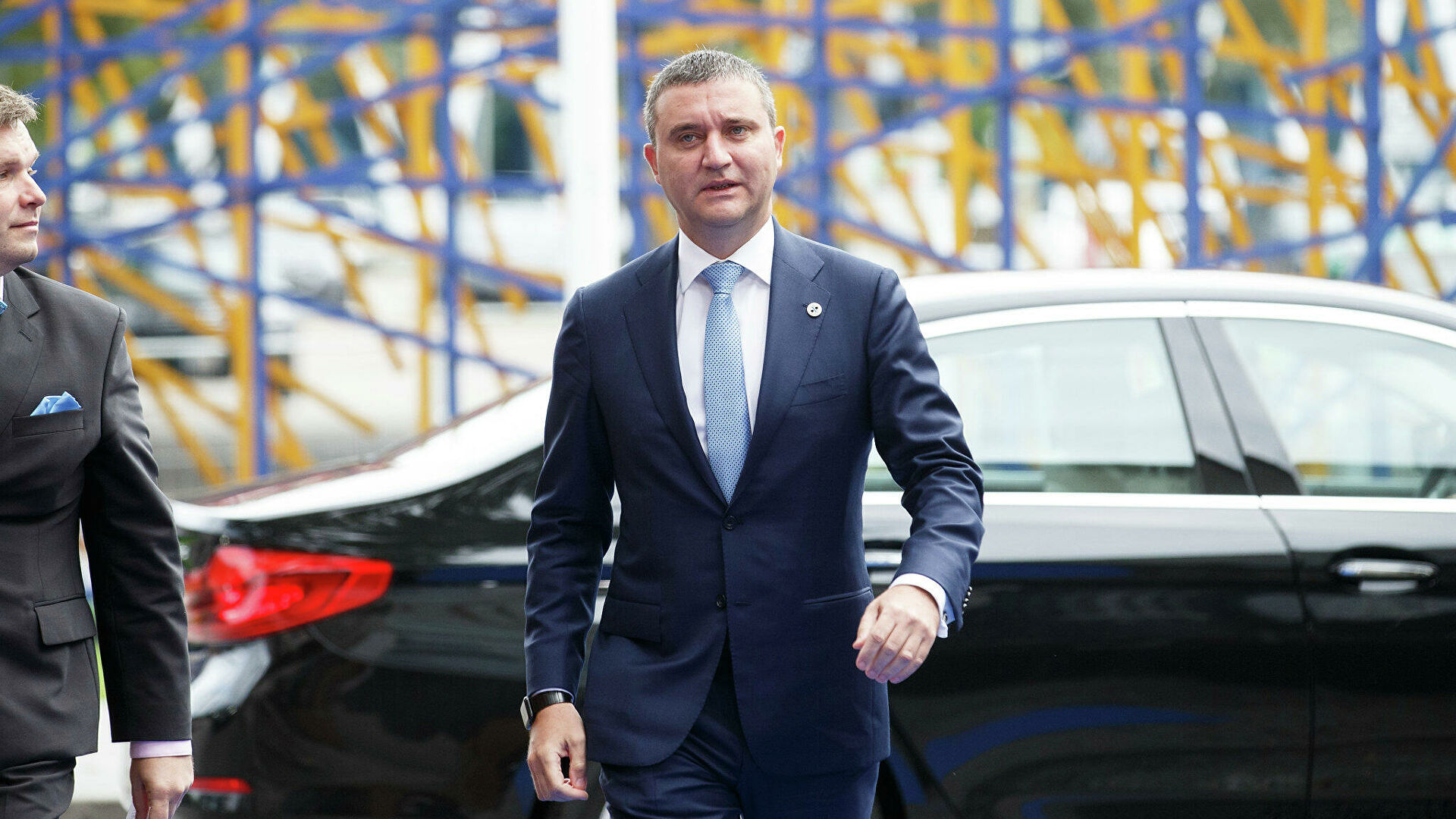 Экс-министр финансов Болгарии пытался выехать из страны на угнанном в России автомобиле
