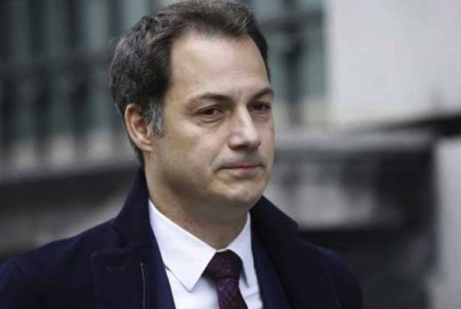 Бельгийский премьер был антиваксером, но передумал