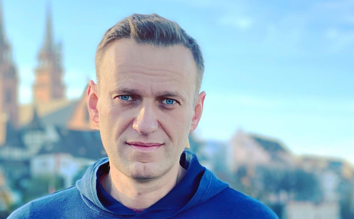 Навальный заплатил штраф за то, что оклеветал ветерана войны