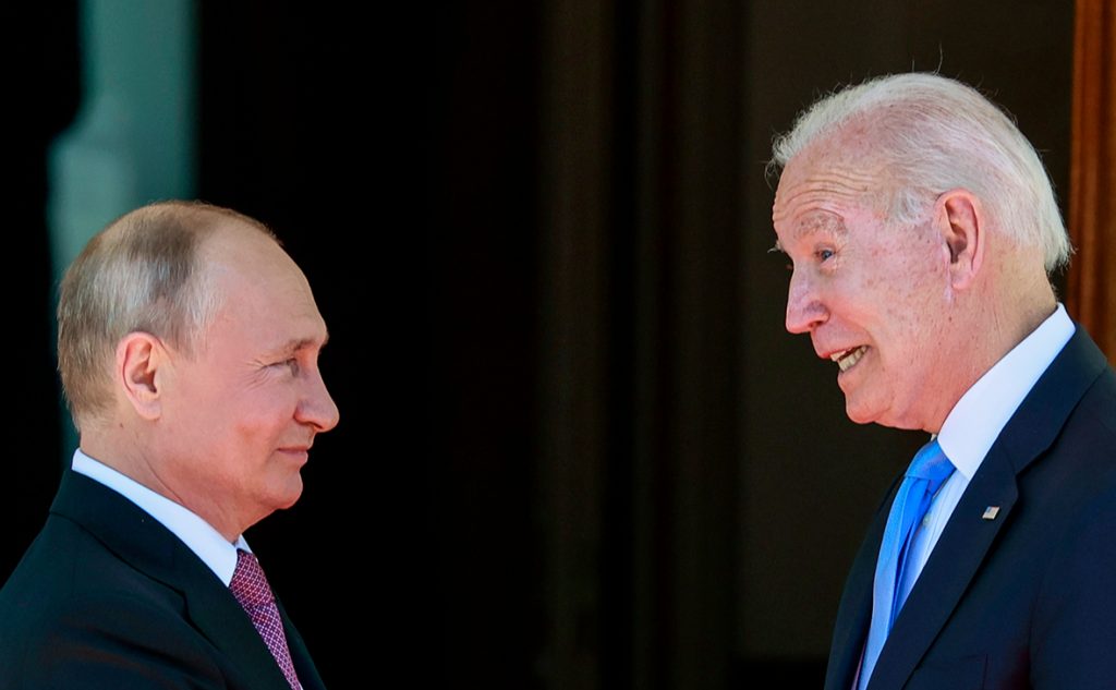 Диалог Путина с Байденом продлился 2 часа (обновлено)