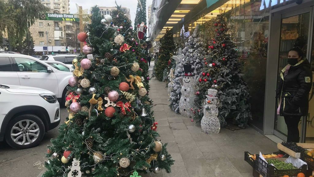 Али Асадов отменил некоторые карантинные ограничения