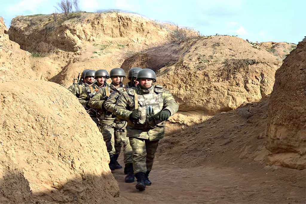 Минобороны: Военнослужащие обеспечены продовольствием и теплой одеждой
