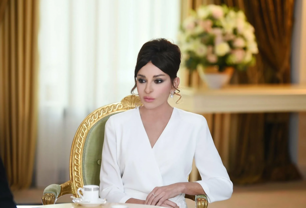 Мехрибан Алиева поделилась публикацией по случаю Нового года