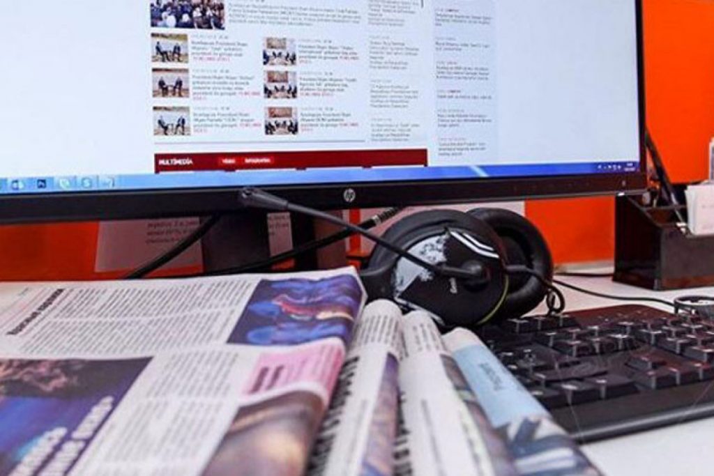 Партиям и религиозным структурам не разрешили учреждать телеканалы, новостные сайты и информагентства