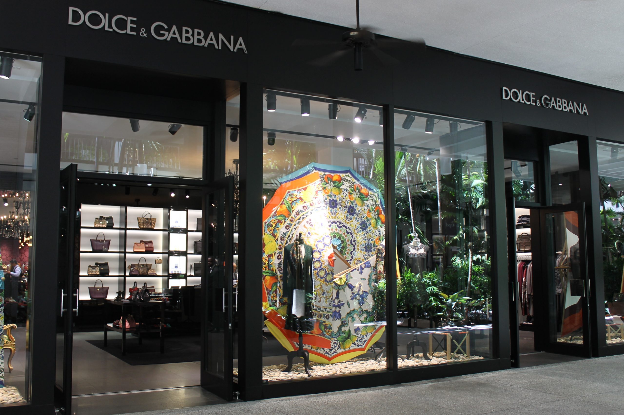 Dolce & Gabbana откажется от мехов в коллекциях