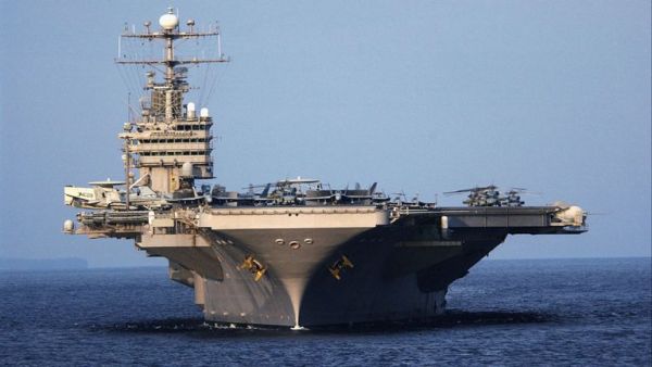 Впервые в истории США женщина стала капитаном атомного авианосца
