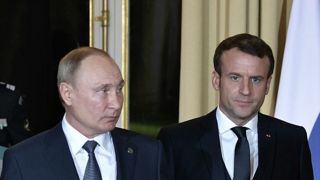 Путин и Макрон вновь обсудили Украину и гарантии безопасности