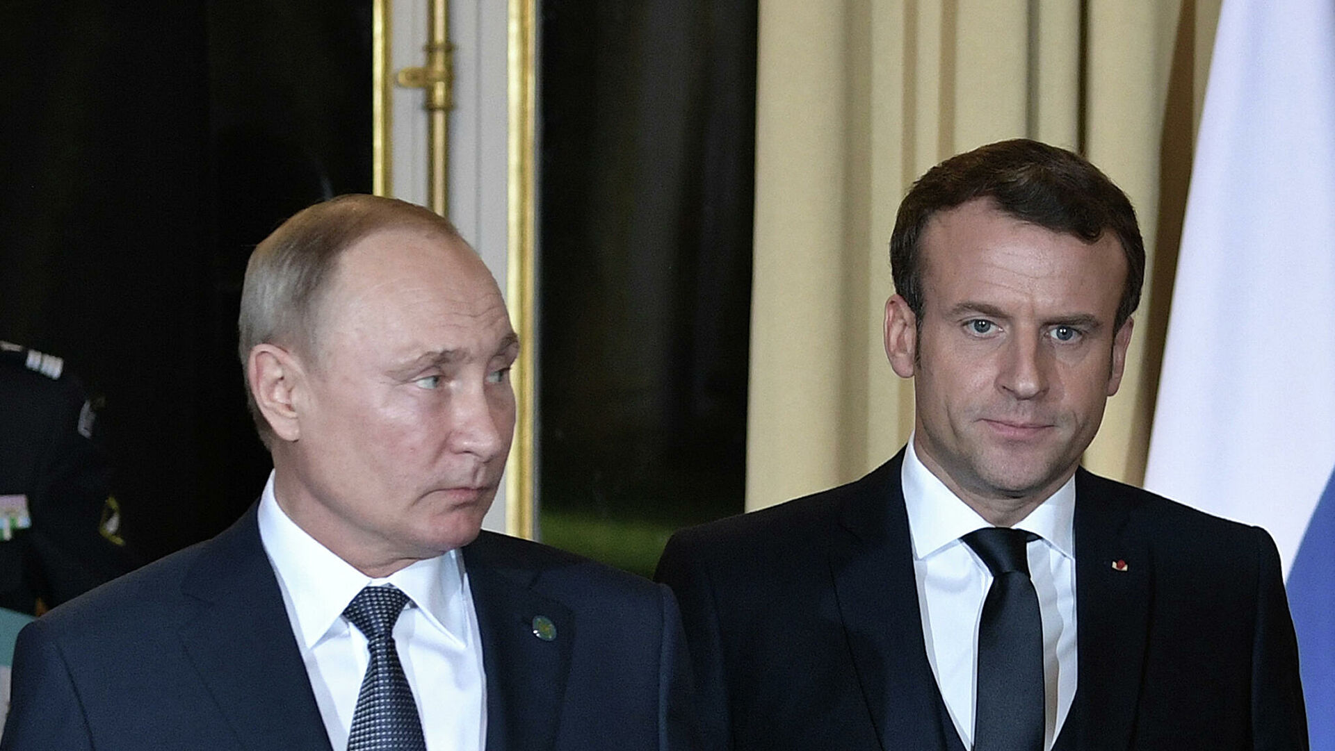Путин и Макрон вновь обсудили Украину и гарантии безопасности