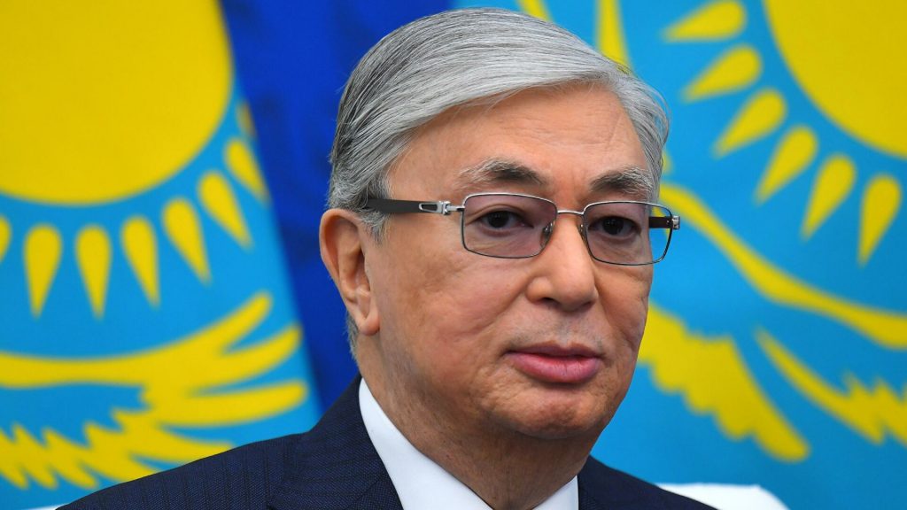 Токаев: Власть не падет