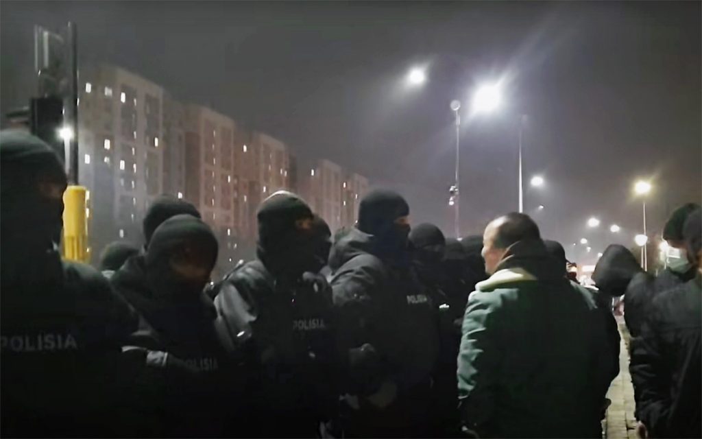 В ряде городов Казахстана протесты вылились в беспорядки