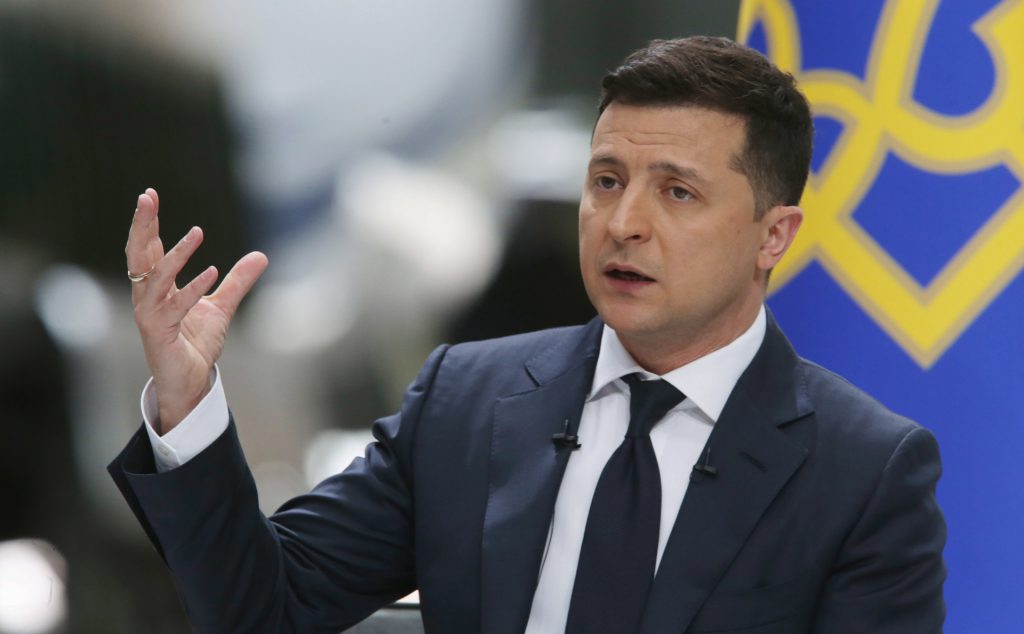 Зеленский выступил за переговоры с участием Украины, России и США