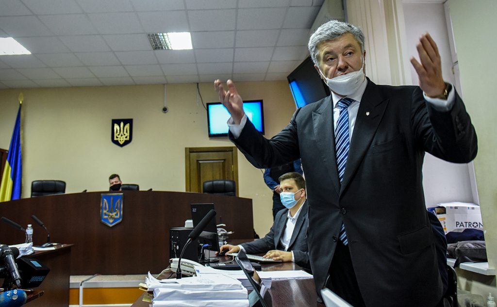 Порошенко отказался давать показания по делу о поставках угля из Донбасса: видео