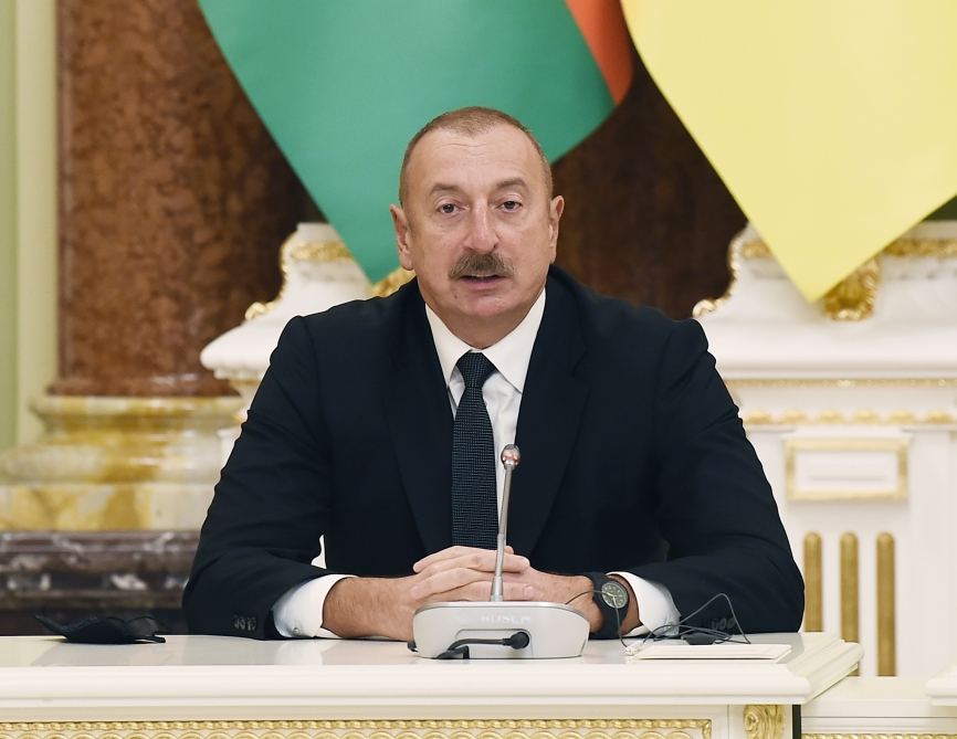 Ильхам Алиев отметил уважение к украинской культуре в Азербайджане