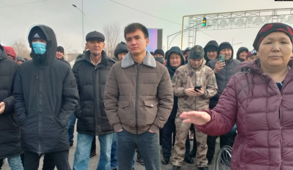 В Казахстане люди вышли на митинг из-за повышения цен на газ