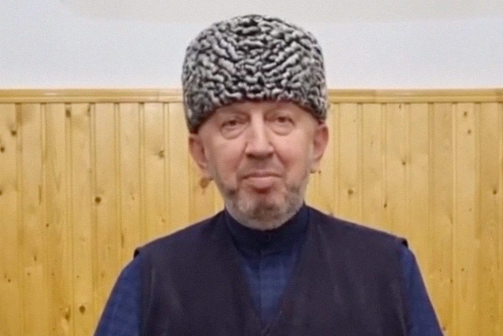 Ингушскому чиновнику пришлось много извиняться после объятий с Кадыровым