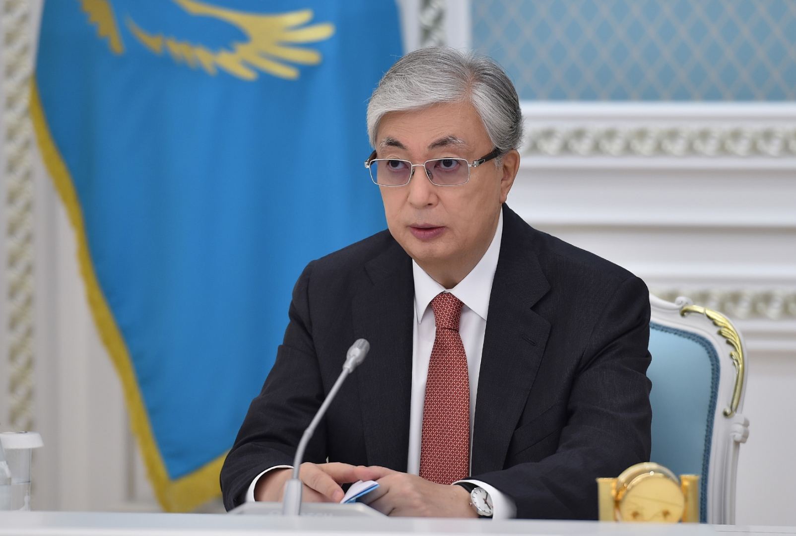 Токаев заявил, что в Казахстане не применяли оружие против мирных протестующих